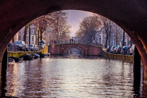 Amsterdam : visite romantique du canal avec du mousseuxCroisière privée