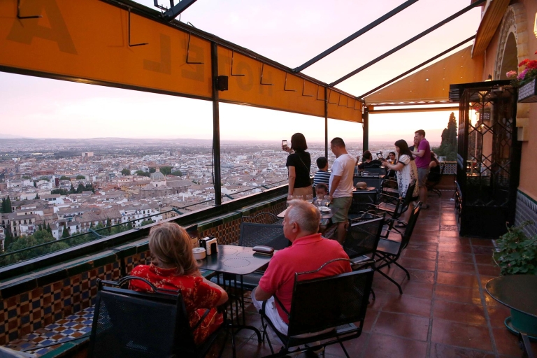 Granada: tour de 2,5 horas de tapas y bebidas en el Albaicín