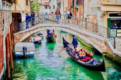 Venedig: Sightseeing-Rundgang & Gondelfahrt