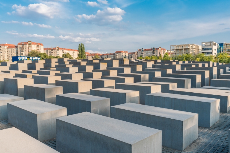 Berlin: Small-Group Third Reich and Cold War Walking Tour Private Tour in German