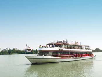 Wien: 3,5-stündige große Flussrundfahrt auf der Donau Wien: 3,5-stündige große Flussrundfahrt auf der Donau