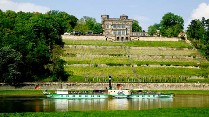 scavenger hunt to elbe river slopes castles (in german)