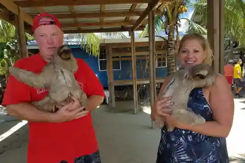 Roatán Island: Monkey, Sloths, and Sightseeing Tour