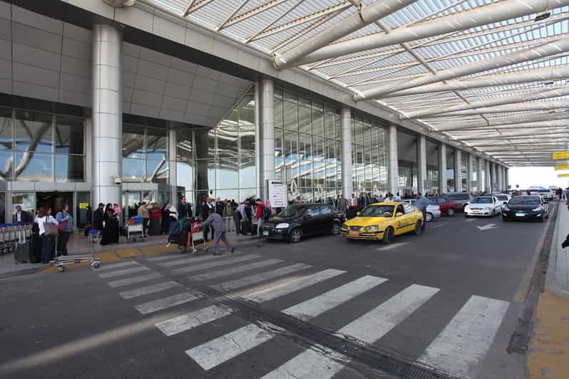 Aeropuerto de El Cairo Traslado privado y tarjeta SIM local opcional