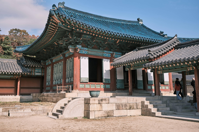 Seoul: UNESCO Palace History Tour, Photos & Optional Hanbok