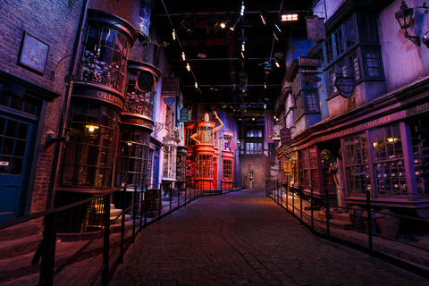 Londyn: Warner Bros. Studio Tour z transferamiLondyn: wycieczka po Warner Bros. Studio z transferem