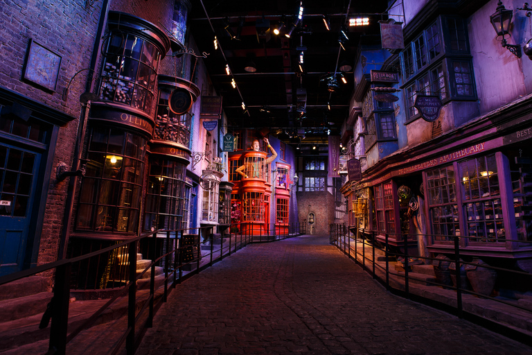 Londyn: Warner Bros. Studio Tour z transferamiLondyn: wycieczka po Warner Bros. Studio z transferem