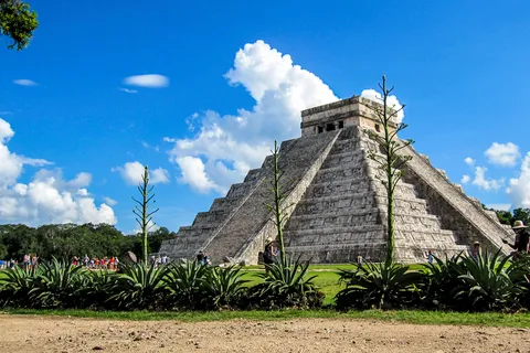 From Cancún: Chichen Itza, Cenote and Ek Balam Tour