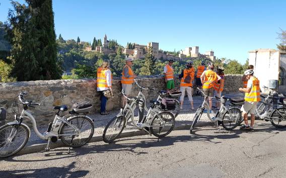 Granada: E-Bike Tour mit Weinprobe & / oder Flamenco…