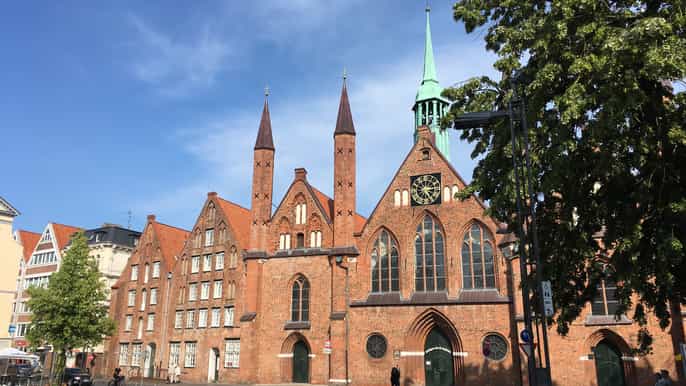 lübeck backyards and town houses private guided tour