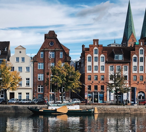 Cruises & boat tours