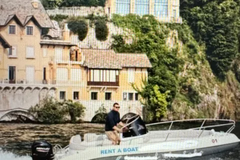 Lago de Como: 1h de aluguel de barco sem licença e condução autônoma
