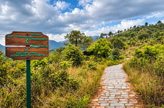 Ab Kathmandu: Ganztägige Wanderung von Champadevi nach Chandragiri