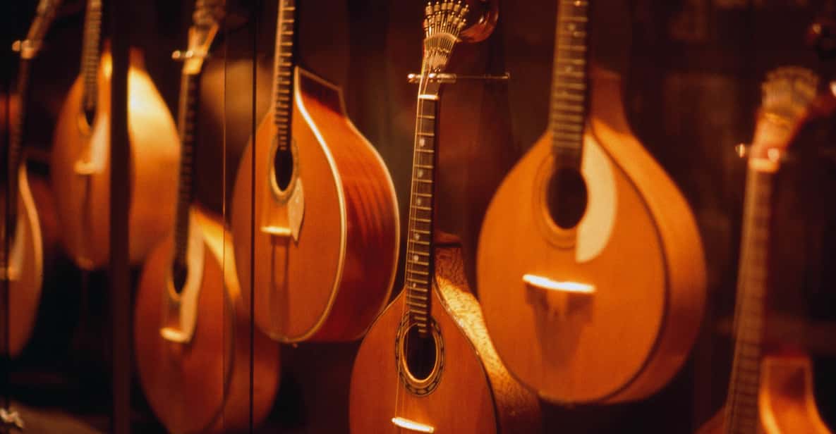 Porto: Night Tour with Traditional Dinner and Fado Show