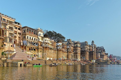 Varanasi: tour matutino con sesión de yoga y paseo en boteOpción estándar