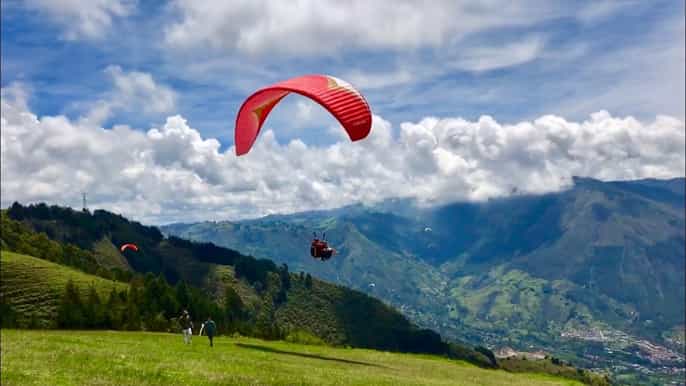 medellín paragliding in the colombian andes
