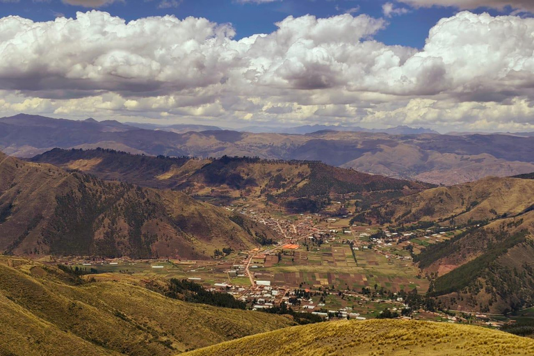 From Cusco: Sunset Llama Trek with Stargazing & Bonfire