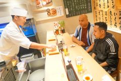 Tóquio: excursão gastronômica noturna em Shinjuku