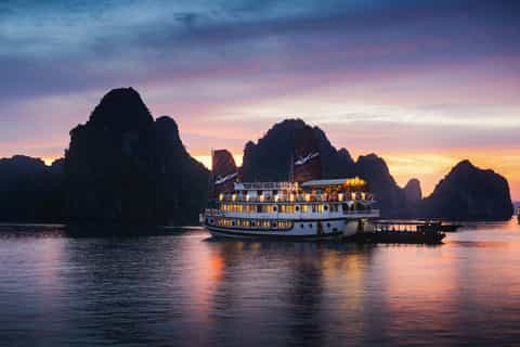 Bai Tu Long Bay 2-Day Cruise by Junk Boat