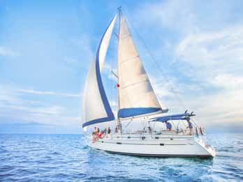 Puerto Vallarta: Luxury Day Sailing Tour of Bay of Banderas