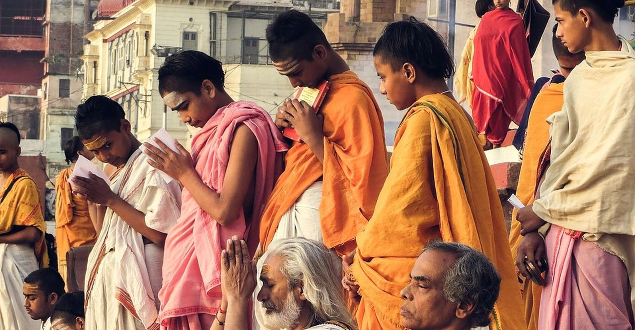 Varanasi, Sera Boat Ride e Ganga Aarti Experience - Hizvo