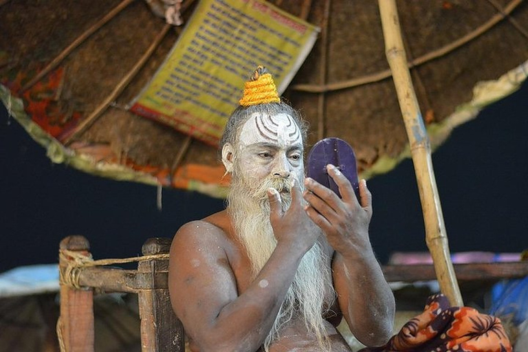 Varanasi : Promenade en bateau le soir et expérience Ganga AartiPromenade en bateau et expérience de Ganga Aarti