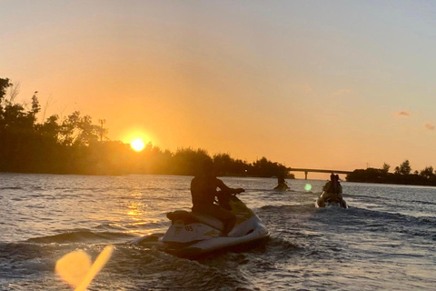 Puerto Rico : Excursion guidée en jet-ski sur la côte est jusqu'à Isla VerdeCaroline: visite guidée en jet ski de la côte est à Isla Verde
