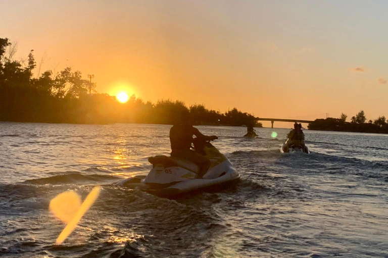 Puerto Rico : Excursion guidée en jet-ski sur la côte est jusqu'à Isla VerdeCaroline: visite guidée en jet ski de la côte est à Isla Verde
