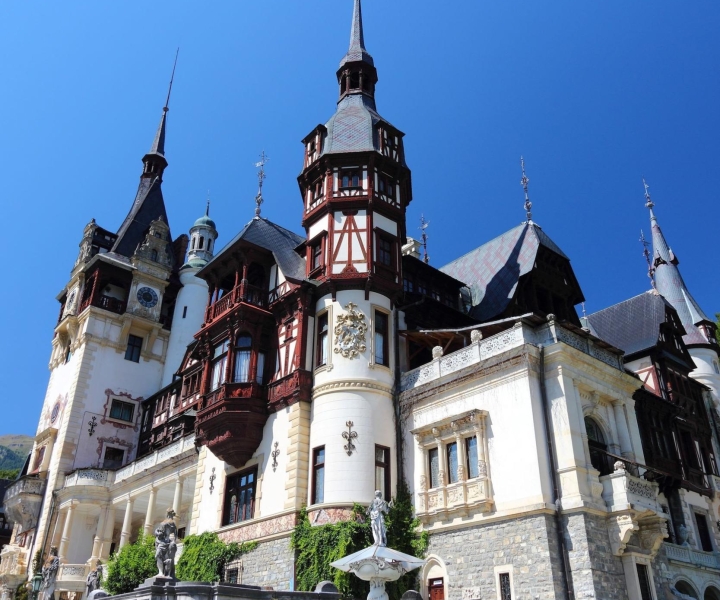 Sinaia: Peleș Castle Tour with An Expert Guide