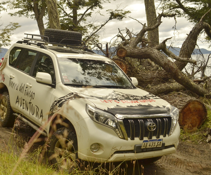 From Ushuaia: Off-Road Lakes Tour