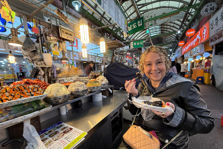 Seoul: Local Vibes, Food & Market Tour with 12+ Tastings