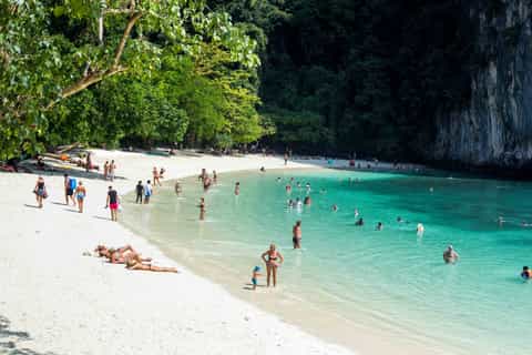 Krabi: Half-Day Hong Island Tour by Premium Speedboat