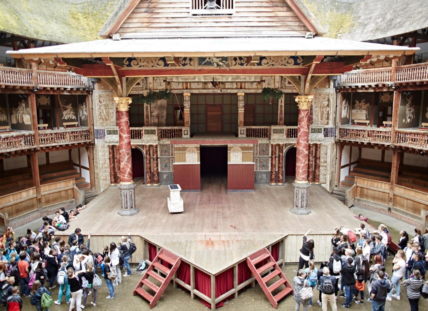 the globe theatre guided tour