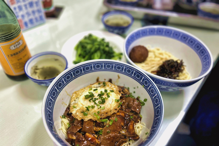 Shanghai Full-day City Landmarks Tour by Public Transport