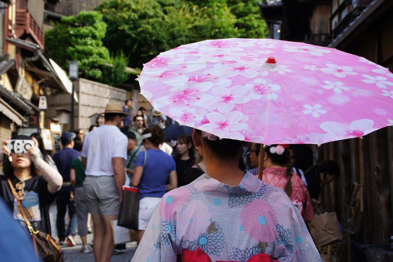 Kyoto: Food Tour 13 dishes and 4 Local Eateries