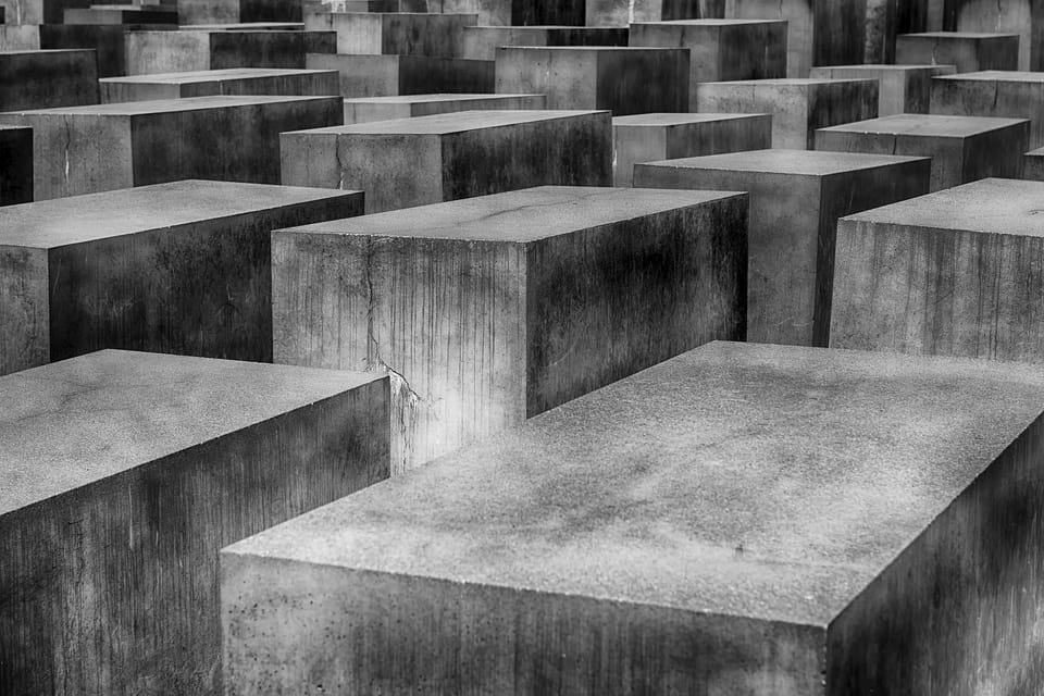 Berlin, Jewish History Walking Tour with Historian - Hizvo