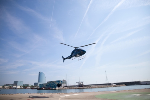 Helikoptervlucht van 6 min boven de kustlijn van Barcelona