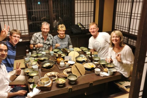Kanazawa Night Tour With Full Course Meal