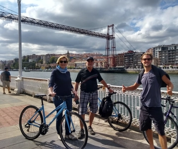 Bike with Pintxos & Drinks in Getxo. Bilbao´s scenic seaside