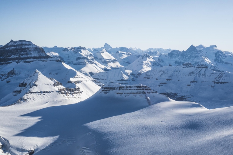 Canadian Rockies: malownicza zimowa wycieczka helikopterem i rakietami śnieżnymi30-minutowy lot helikopterem i 1-godzinna przygoda w rakietach śnieżnych