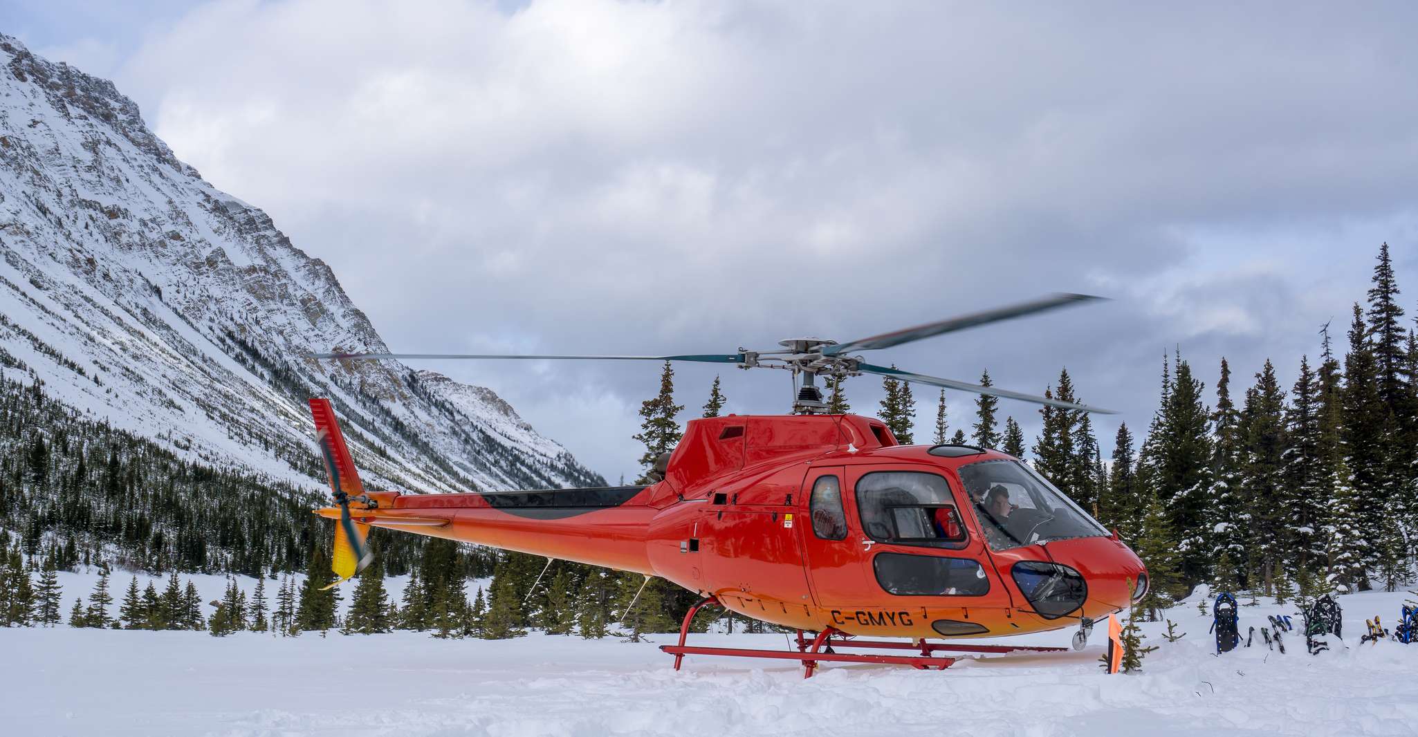 Banff/Jasper, Canadian Rockies Helicopter & Snowshoe Tour - Housity