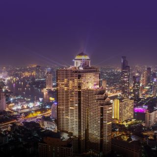 Bangkok: Tischreservierung im Lebua Hotel mit Transfers