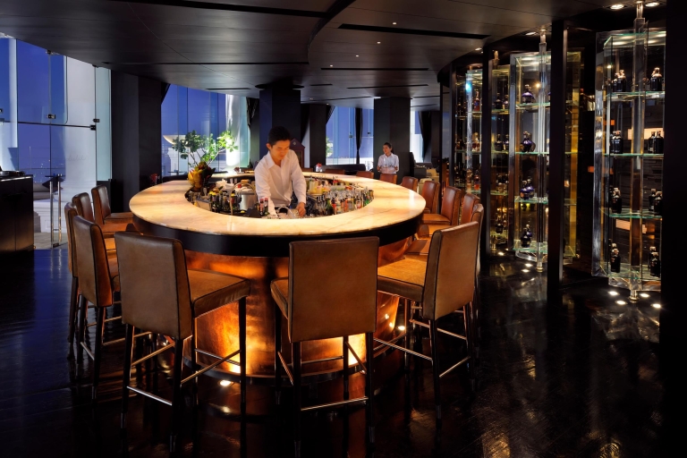 Bangkok: Lebua Rooftop Bar Reservation & Round-Trip Transfer Reservation for Distil Bar with Transfers