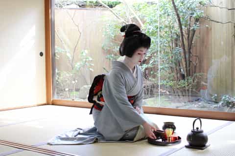 From Osaka: 1-Day Kyoto Highlights Tour with Maiko Show