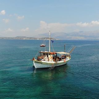 Argostoli: Full-Day Traditional Boat Cruise with Lunch