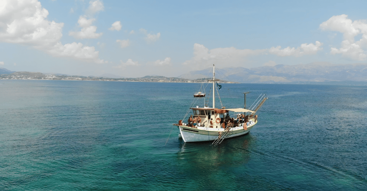 Argostoli: Full-Day Traditional Boat Cruise with Lunch