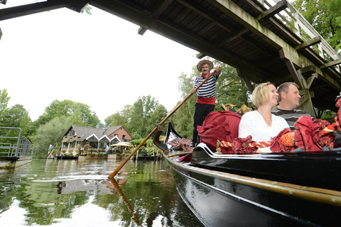 Stade - Exclusive 1.5-hour ride on an original Venetian gondola