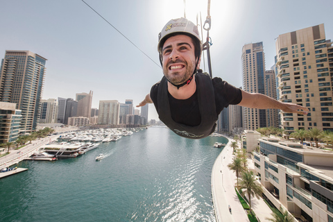 Dubai: Zip Line over de jachthavenEnkele rijder