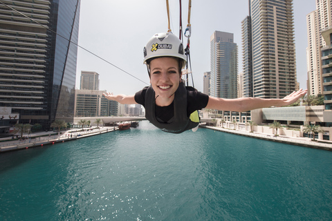 Dubaj: Zip Line przez MarinęSamotny jeździec