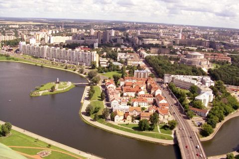 Minsk: 2-Day City, Nesvizh Palace, and Mir Castle Tour